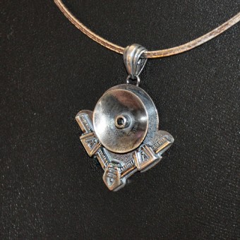 СРЕБЪРЕН МЕДАЛЬОН, РЪЧНА ИЗРАБОТКА